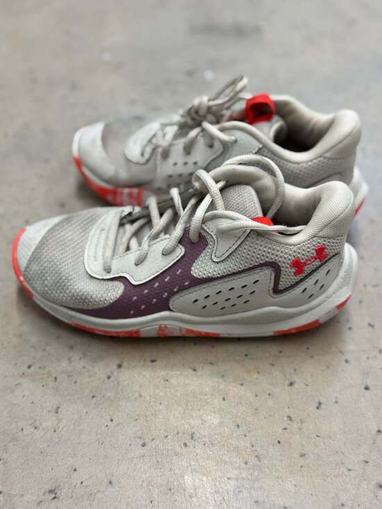 Under Armour Other - Under Armour Youth GS Jet '23 Basketball Shoes - Size 1Y - White/Purple/Orange